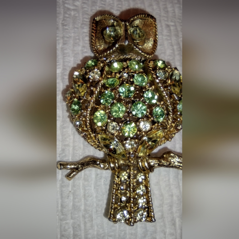 Vintage gold and peridot owl brooch